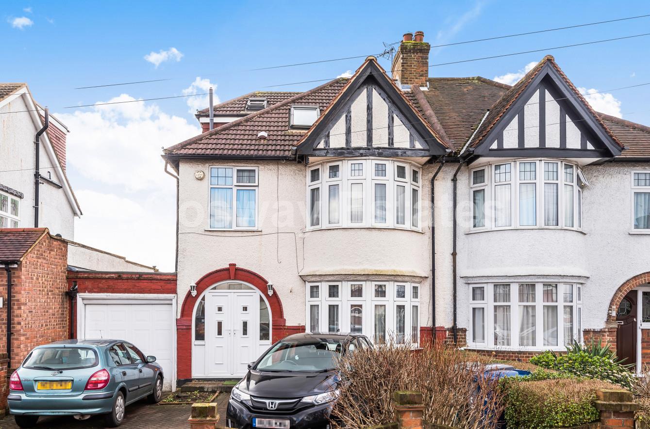 Longfield Avenue, Mill Hill